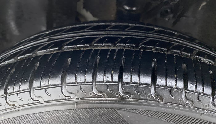 2019 Maruti New Wagon-R VXI 1.2, CNG, Manual, 61,219 km, Left Front Tyre Tread