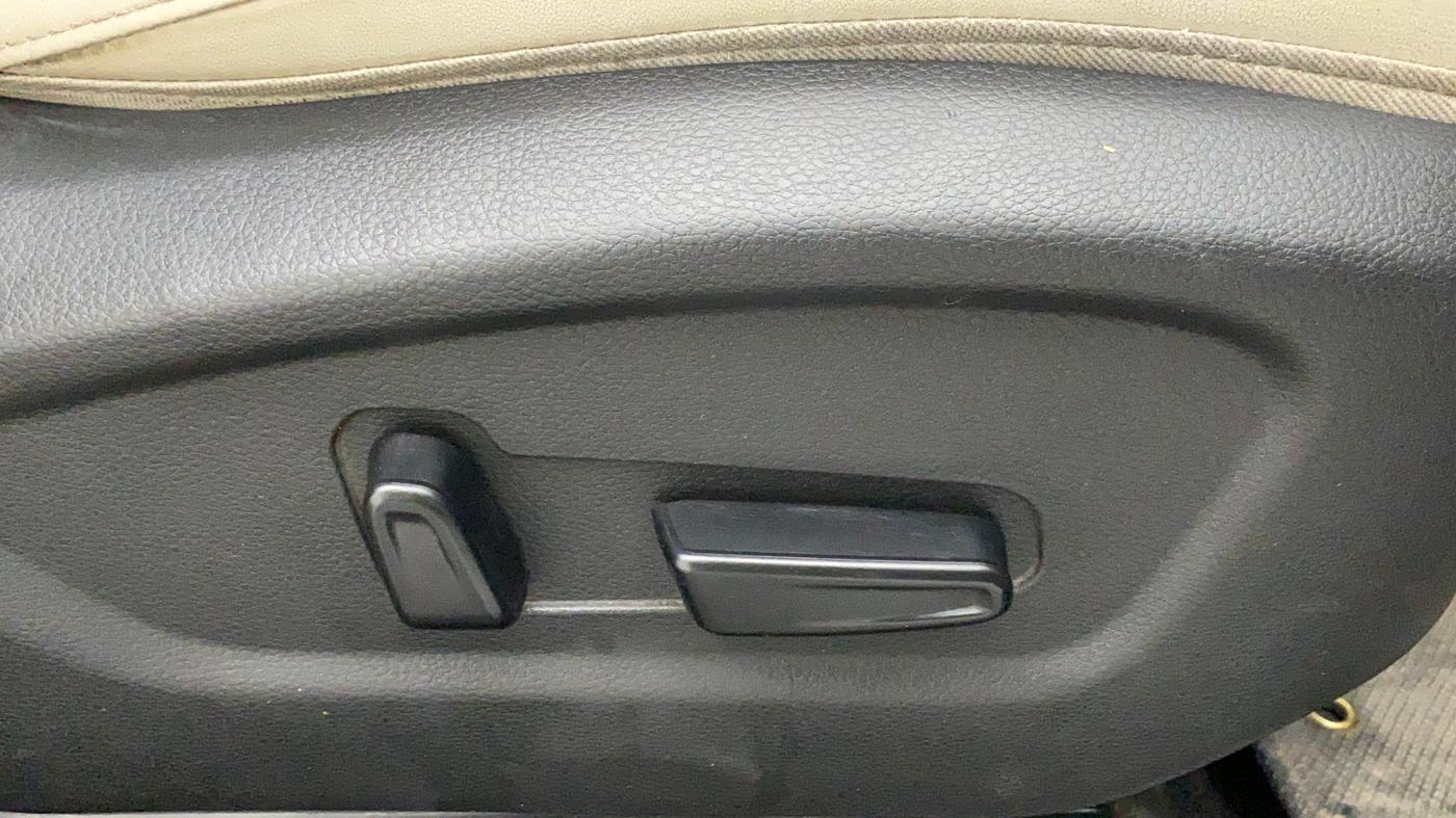 2020 KIA SELTOS HTX PLUS AT1.5 DIESEL, Diesel, Automatic, 99,606 km, Driver Side Adjustment Panel