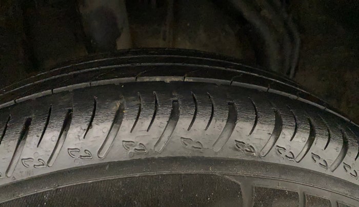 2021 Nissan MAGNITE XL, Petrol, Manual, 28,842 km, Right Rear Tyre Tread