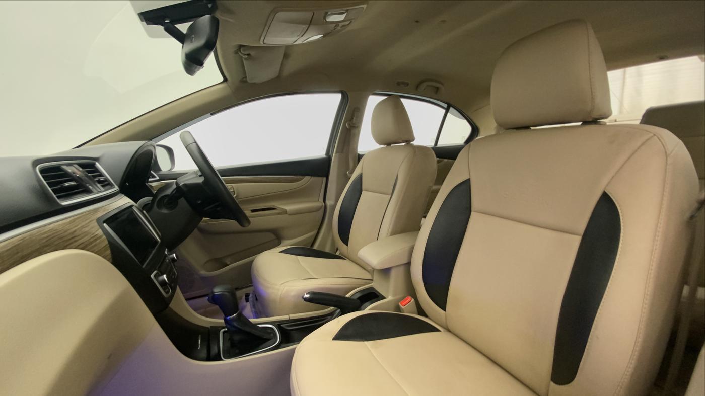 2020 Maruti Ciaz ALPHA  AT 1.5 SHVS PETROL, Petrol, Automatic, 10,096 km, Right Side Front Door Cabin