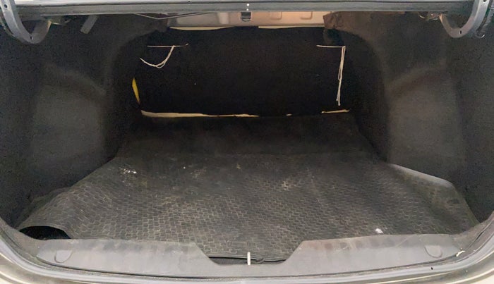 2020 Maruti Ciaz ALPHA  AT 1.5 SHVS PETROL, Petrol, Automatic, 10,096 km, Boot Inside