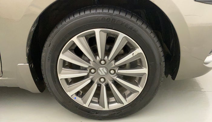 2020 Maruti Ciaz ALPHA  AT 1.5 SHVS PETROL, Petrol, Automatic, 10,096 km, Right Front Wheel