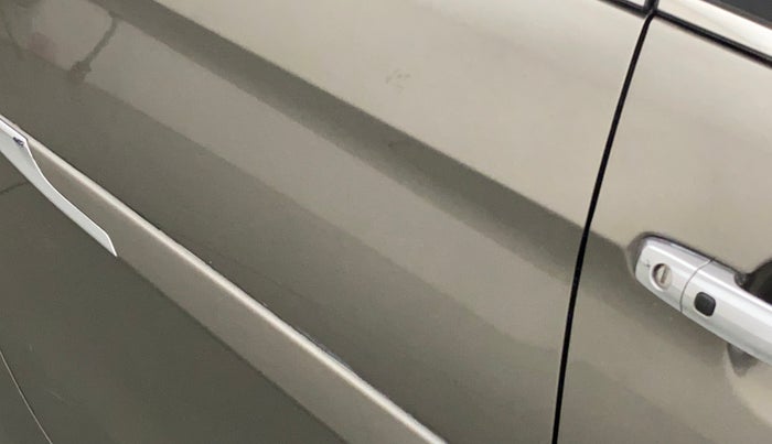 2020 Maruti Ciaz ALPHA  AT 1.5 SHVS PETROL, Petrol, Automatic, 10,096 km, Right rear door - Minor scratches