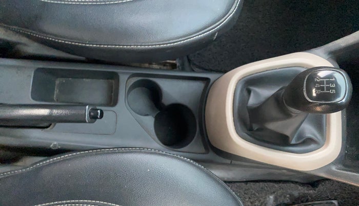 2017 Hyundai Xcent E+, Petrol, Manual, 69,046 km, Gear Lever