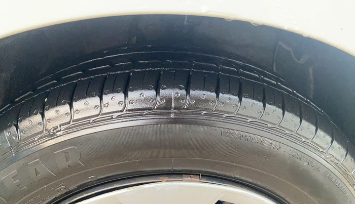 2017 Hyundai Xcent E+, Petrol, Manual, 69,046 km, Right Front Tyre Tread