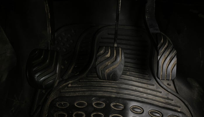 2017 Renault Kwid RXL, Petrol, Manual, 63,538 km, Pedals