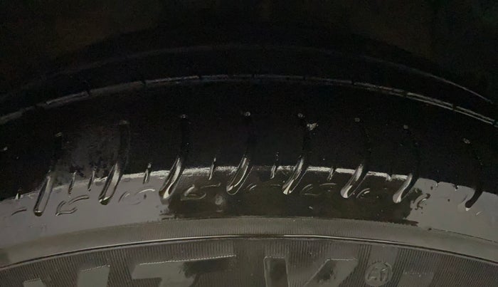 2016 Hyundai Grand i10 SPORTZ 1.2 KAPPA VTVT, Petrol, Manual, 80,035 km, Right Front Tyre Tread