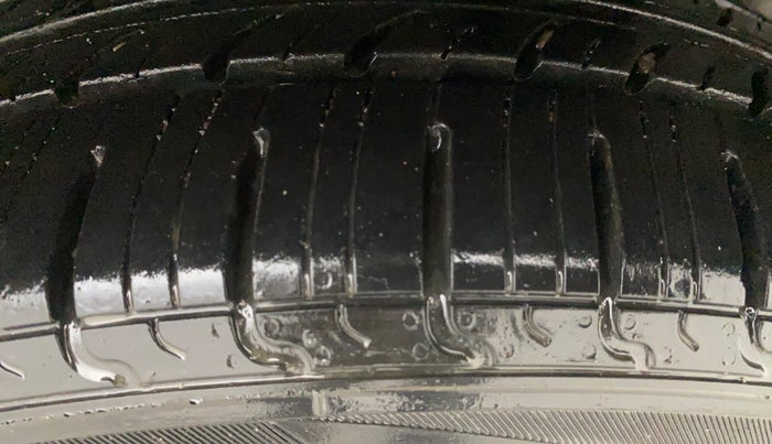2016 Maruti Swift Dzire ZXI, Petrol, Manual, 54,544 km, Left Rear Tyre Tread