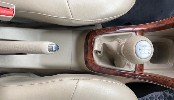 2016 Maruti Swift Dzire ZXI, Petrol, Manual, 54,544 km, Gear Lever