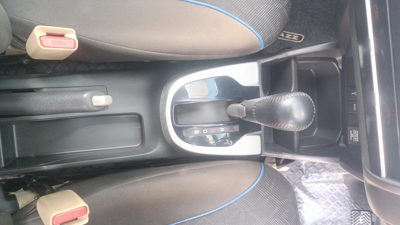 2017 Honda Jazz 1.2L I-VTEC V AT, Petrol, Automatic, 98,571 km, Gear Lever