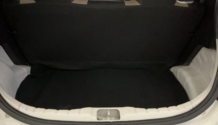 2015 Hyundai Eon ERA +, Petrol, Manual, 59,076 km, Boot Inside