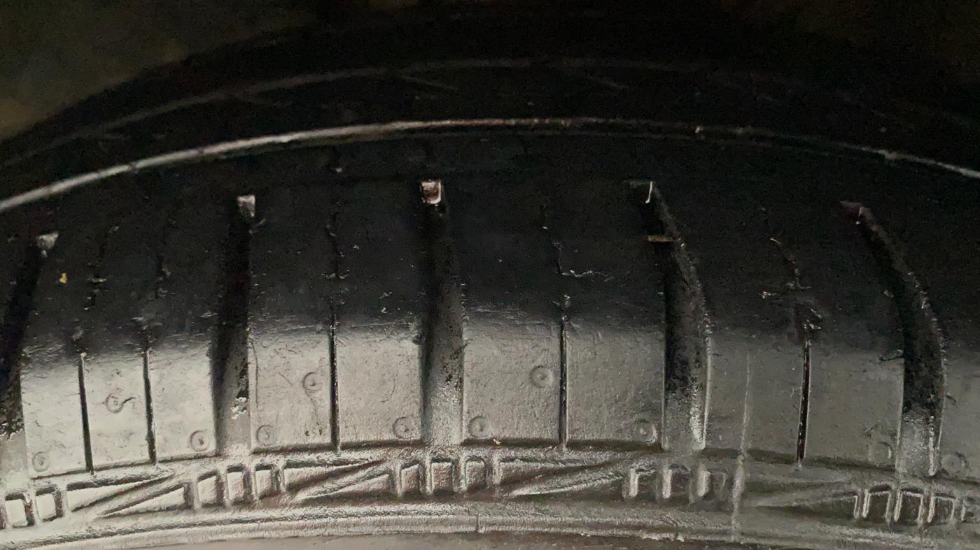 2014 Skoda Rapid 1.6 TDI AMBITION PLUS AT, Diesel, Automatic, 80,920 km, Left Front Tyre Tread