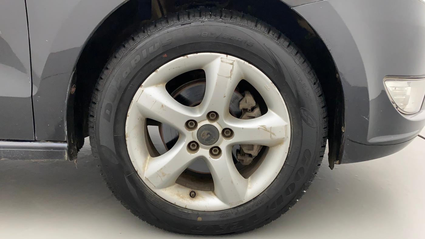 2014 Skoda Rapid 1.6 TDI AMBITION PLUS AT, Diesel, Automatic, 80,920 km, Right Front Wheel