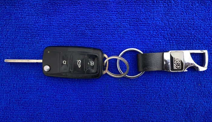 2014 Skoda Rapid 1.6 TDI AMBITION PLUS AT, Diesel, Automatic, 80,920 km, Key Close Up
