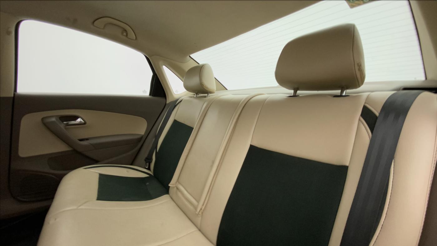 2014 Skoda Rapid 1.6 TDI AMBITION PLUS AT, Diesel, Automatic, 80,920 km, Right Side Rear Door Cabin