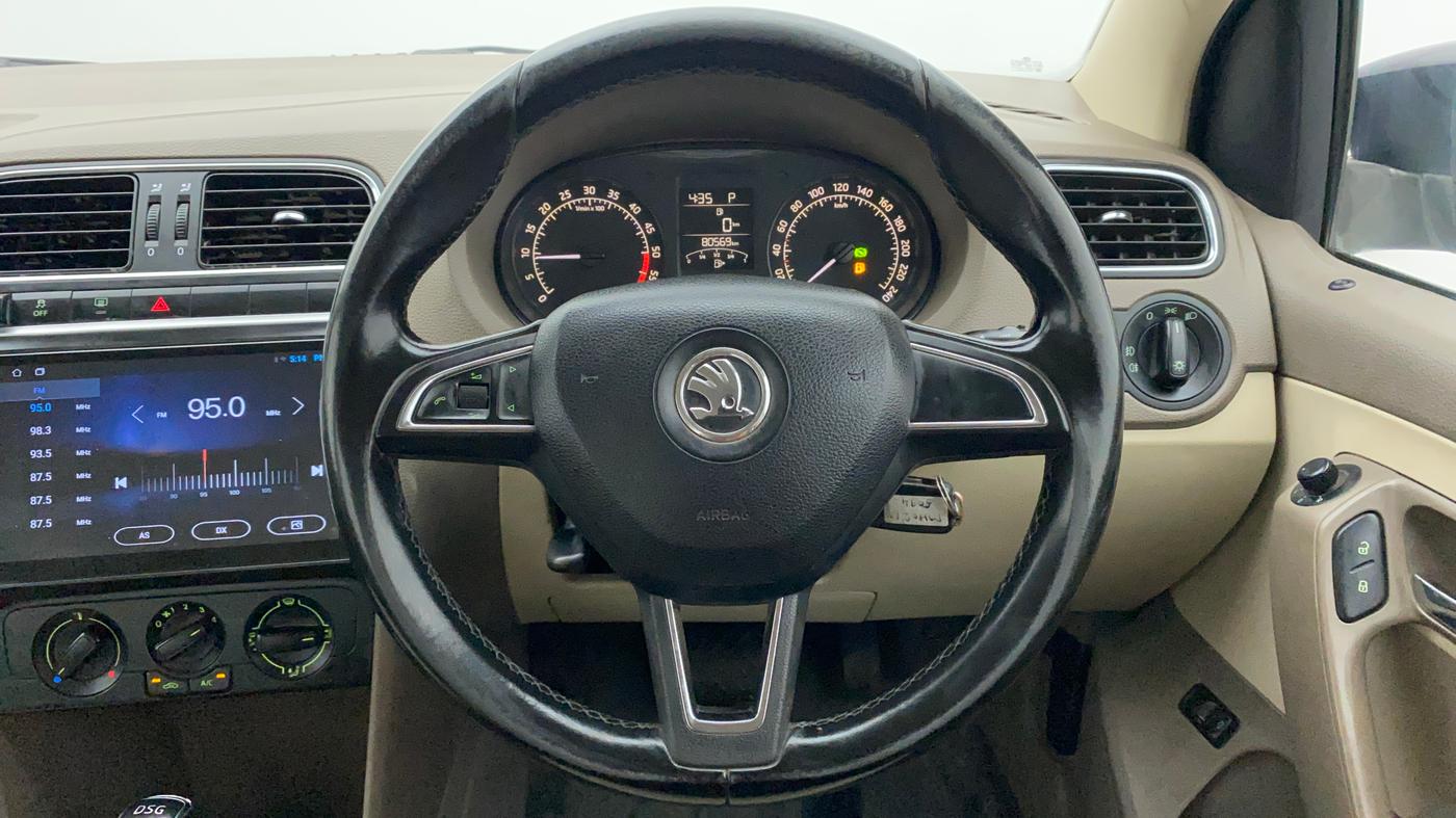 2014 Skoda Rapid 1.6 TDI AMBITION PLUS AT, Diesel, Automatic, 80,920 km, Steering Wheel Close Up