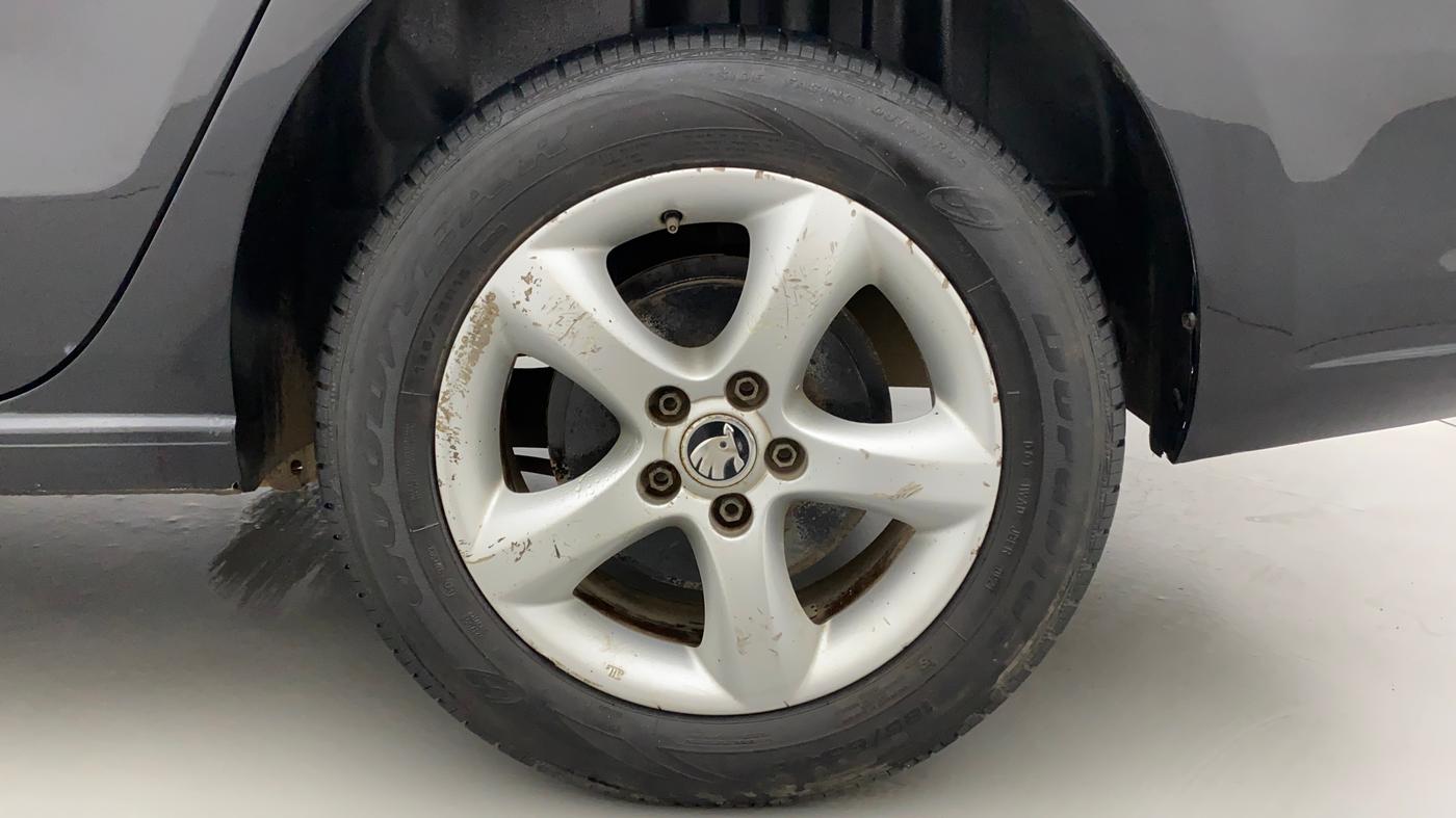 2014 Skoda Rapid 1.6 TDI AMBITION PLUS AT, Diesel, Automatic, 80,920 km, Left Rear Wheel