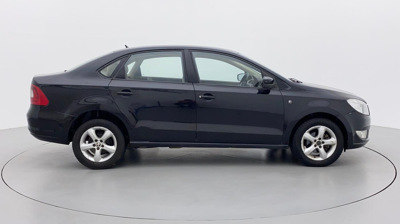 2014 Skoda Rapid 1.6 TDI AMBITION PLUS AT, Diesel, Automatic, 80,920 km, Right Side View