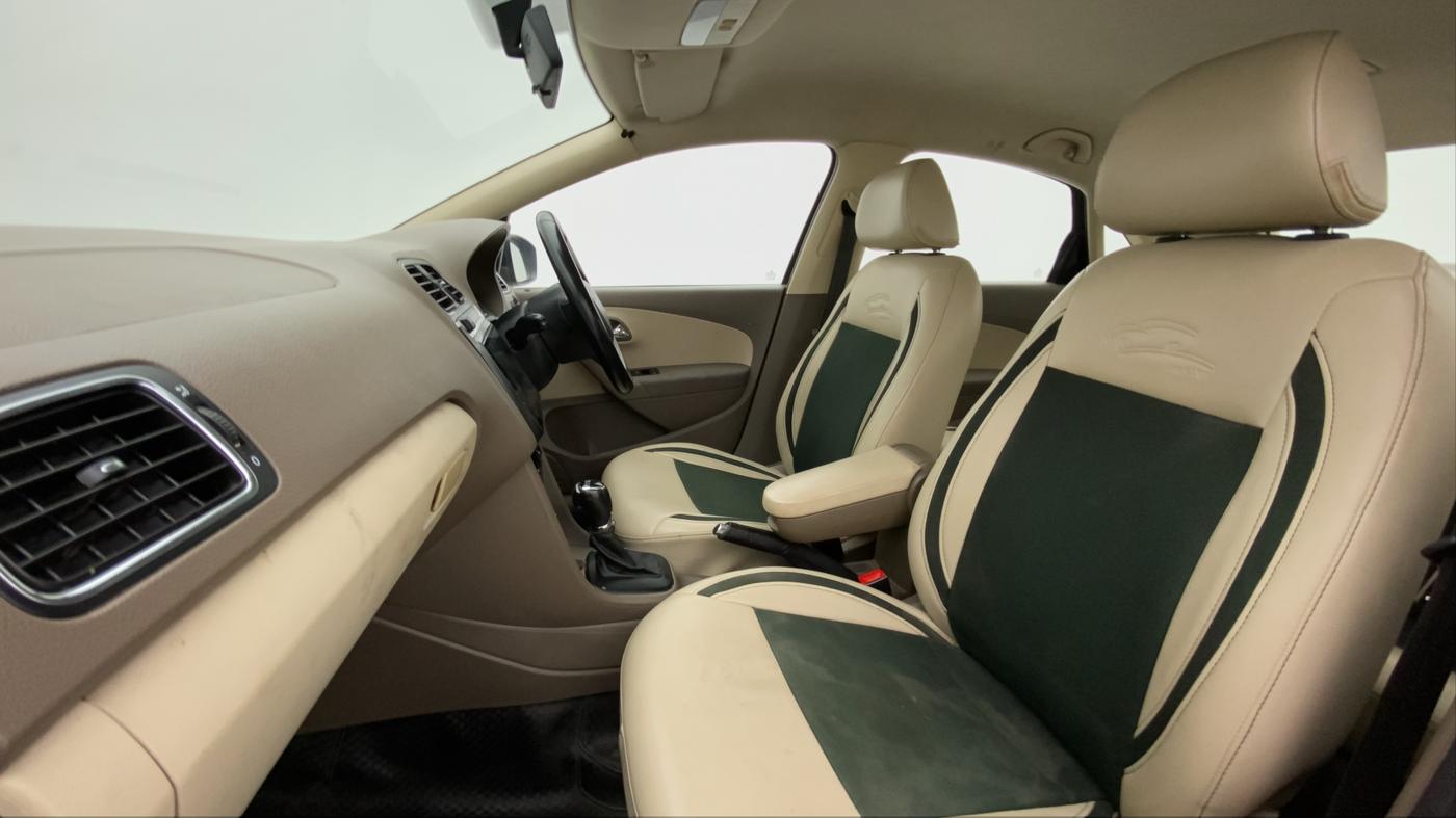 2014 Skoda Rapid 1.6 TDI AMBITION PLUS AT, Diesel, Automatic, 80,920 km, Right Side Front Door Cabin
