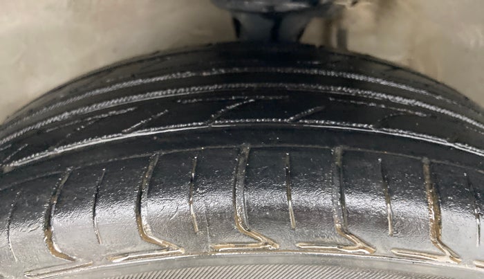 2018 Maruti Alto K10 VXI, Petrol, Manual, 54,808 km, Left Front Tyre Tread