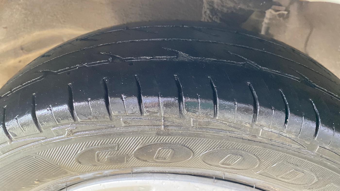 2017 Maruti Alto 800 LXI CNG O, CNG, Manual, 68,973 km, Left Front Tyre Tread