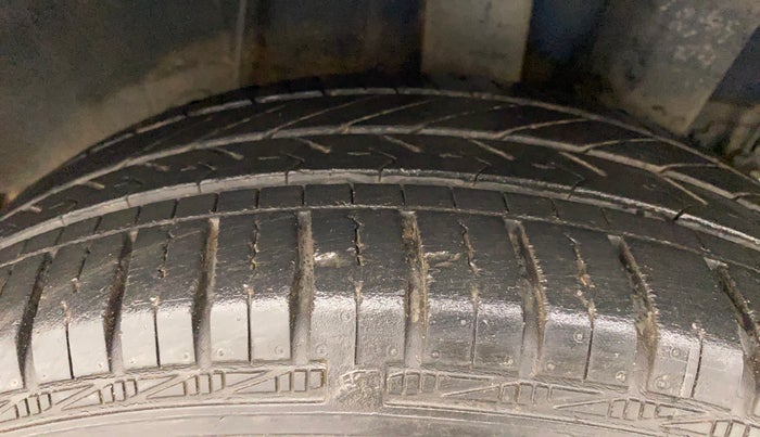 2019 Hyundai Grand i10 MAGNA AT 1.2 KAPPA VTVT, Petrol, Automatic, 30,061 km, Left Rear Tyre Tread