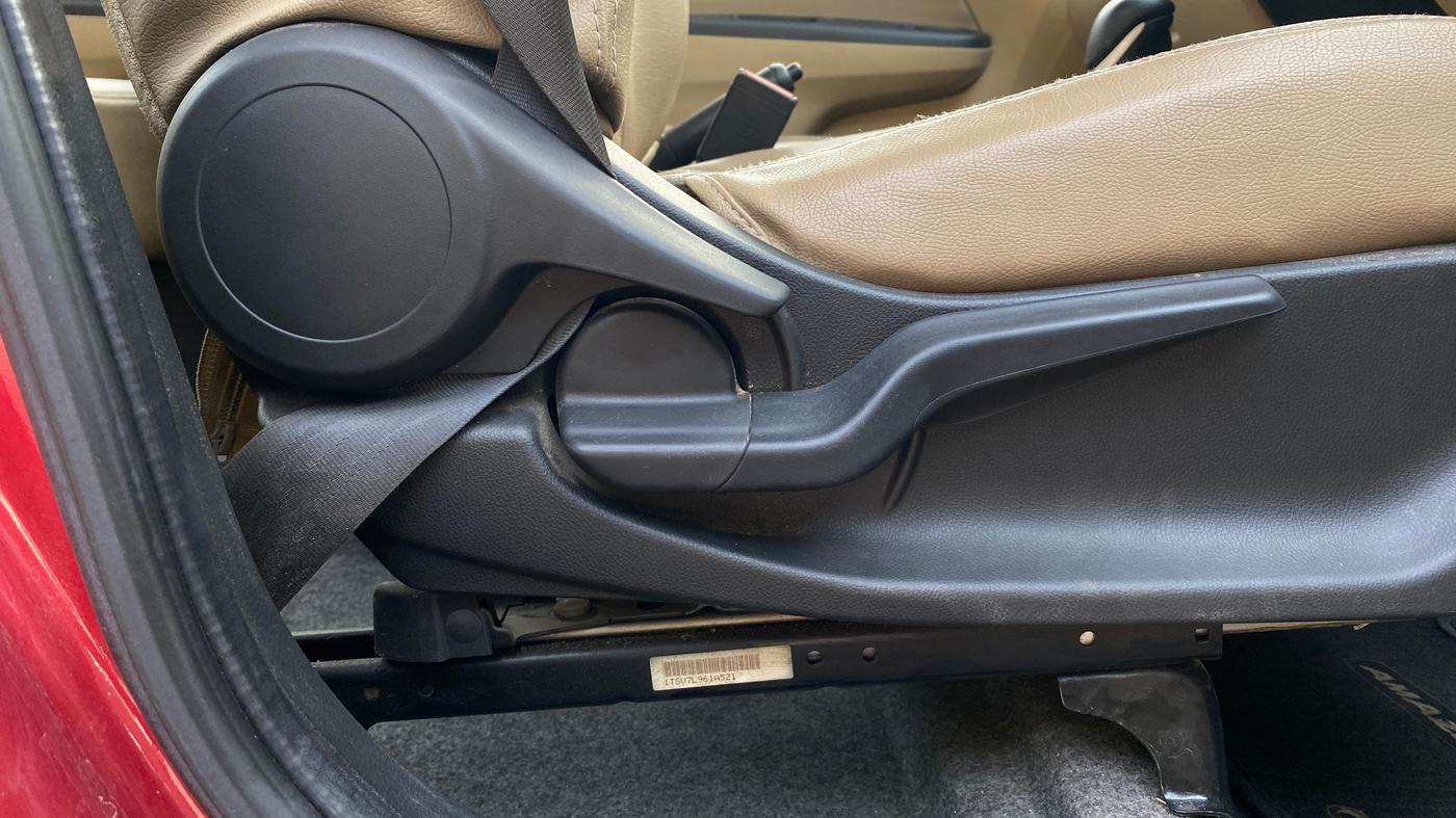 2021 Honda Amaze 1.2L I-VTEC VX CVT, Petrol, Automatic, 17,041 km, Driver Side Adjustment Panel