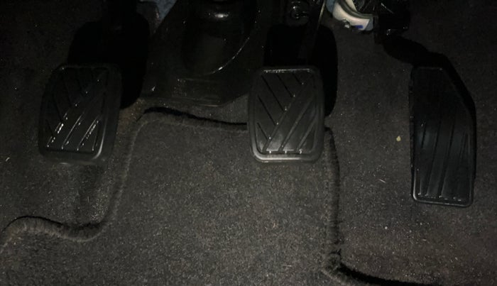 2022 Maruti IGNIS ZETA 1.2, Petrol, Manual, 45,671 km, Pedals