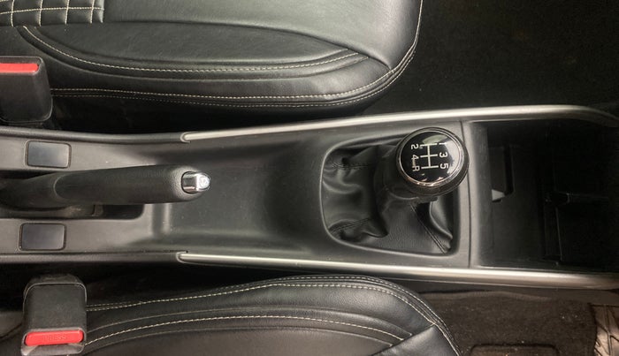 2018 Maruti Baleno ALPHA DIESEL 1.3, Diesel, Manual, 1,00,709 km, Gear Lever