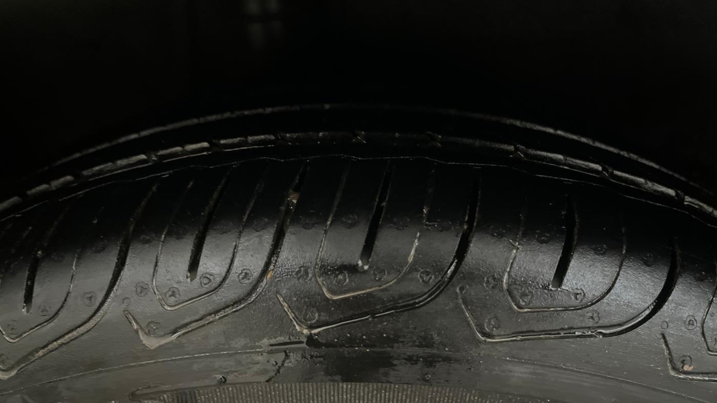 2014 Nissan Sunny XL CVT, Petrol, Automatic, 62,625 km, Right Rear Tyre Tread