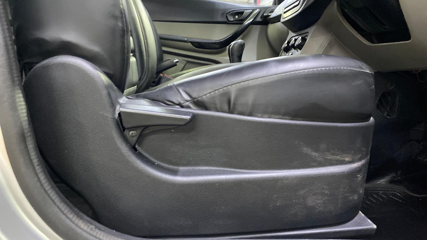 2016 Tata Tiago XM PETROL, Petrol, Manual, 59,462 km, Driver Side Adjustment Panel