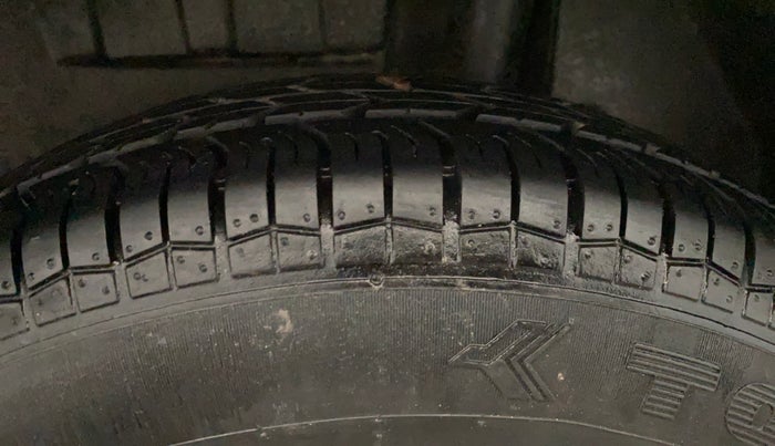 2019 Maruti Dzire VXI, Petrol, Manual, 1,17,801 km, Left Rear Tyre Tread