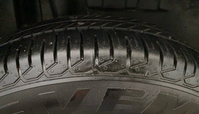 2019 Maruti Dzire VXI, Petrol, Manual, 1,17,801 km, Right Rear Tyre Tread