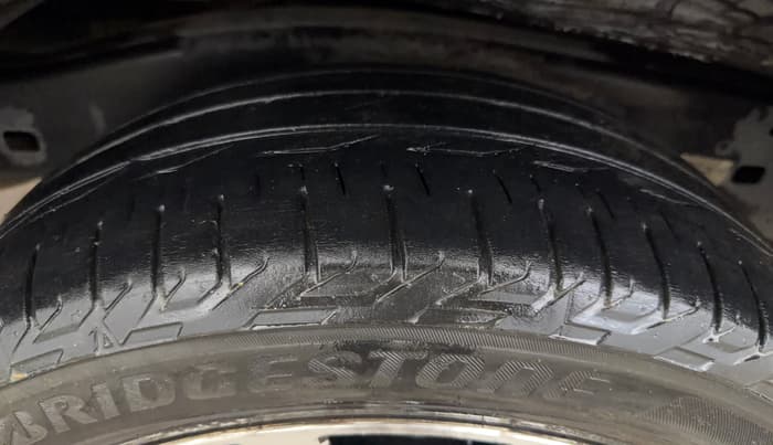 2022 Toyota Innova Crysta 2.7 ZX AT 7 STR, Petrol, Automatic, 43,783 km, Right Rear Tyre Tread