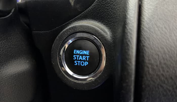 2022 Toyota Innova Crysta 2.7 ZX AT 7 STR, Petrol, Automatic, 43,783 km, Keyless Start/ Stop Button