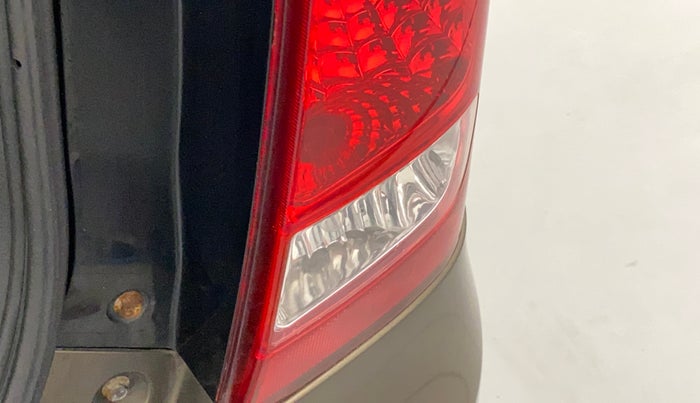 2013 Maruti Wagon R 1.0 LXI, Petrol, Manual, 62,098 km, Right tail light - Minor scratches