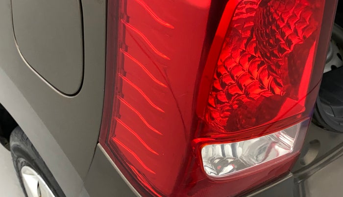 2013 Maruti Wagon R 1.0 LXI, Petrol, Manual, 62,098 km, Left tail light - Minor damage