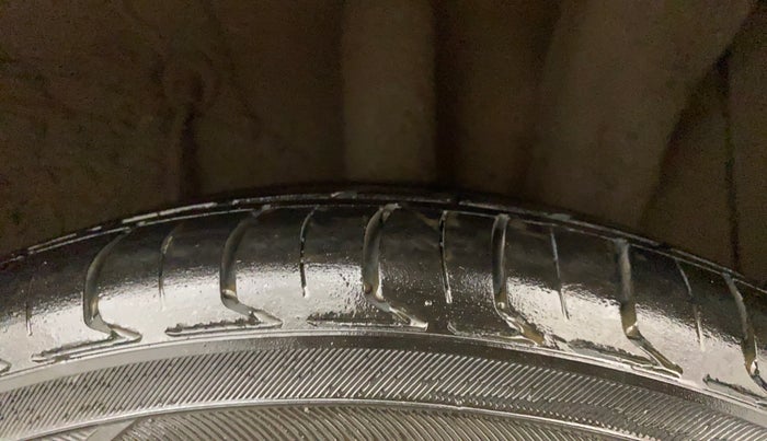 2016 Hyundai Xcent SX 1.2, Petrol, Manual, 48,240 km, Left Rear Tyre Tread