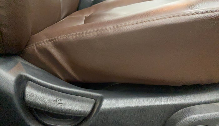 2016 Hyundai Xcent SX 1.2, Petrol, Manual, 48,240 km, Driver Side Adjustment Panel