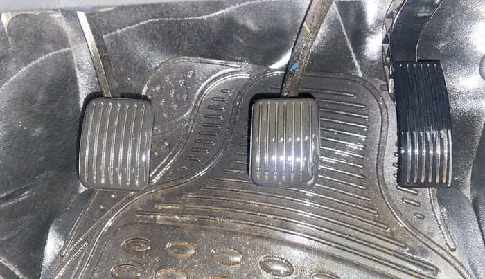 2016 Hyundai Xcent SX 1.2, Petrol, Manual, 48,240 km, Pedals