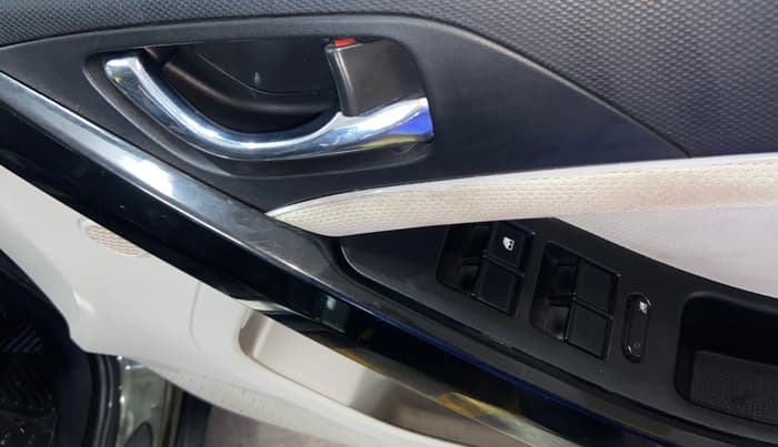 2021 Tata NEXON XZA PLUS SUNROOF PETROL, Petrol, Automatic, 78,095 km, Driver Side Door Panels Control