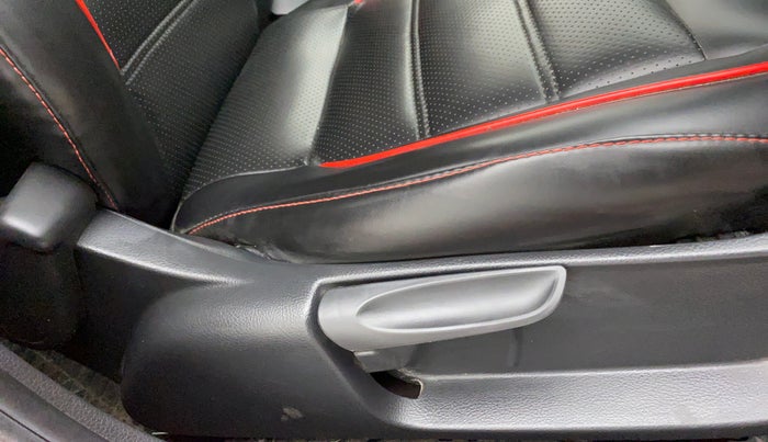 2020 Volkswagen Polo COMFORTLINE 1.0 PETROL, Petrol, Manual, 27,746 km, Driver Side Adjustment Panel