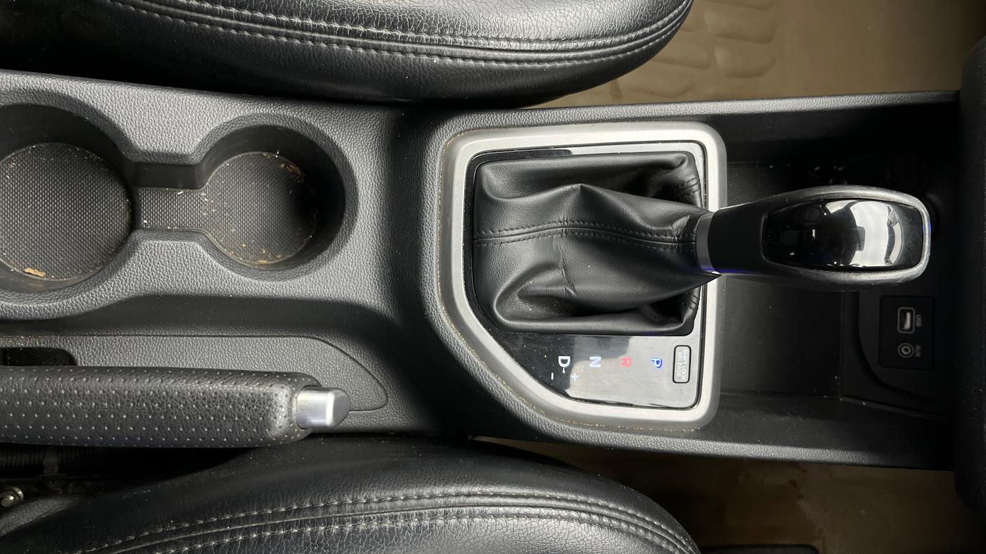 2017 Hyundai Creta SX PLUS AT 1.6 PETROL, Petrol, Automatic, 76,632 km, Gear Lever