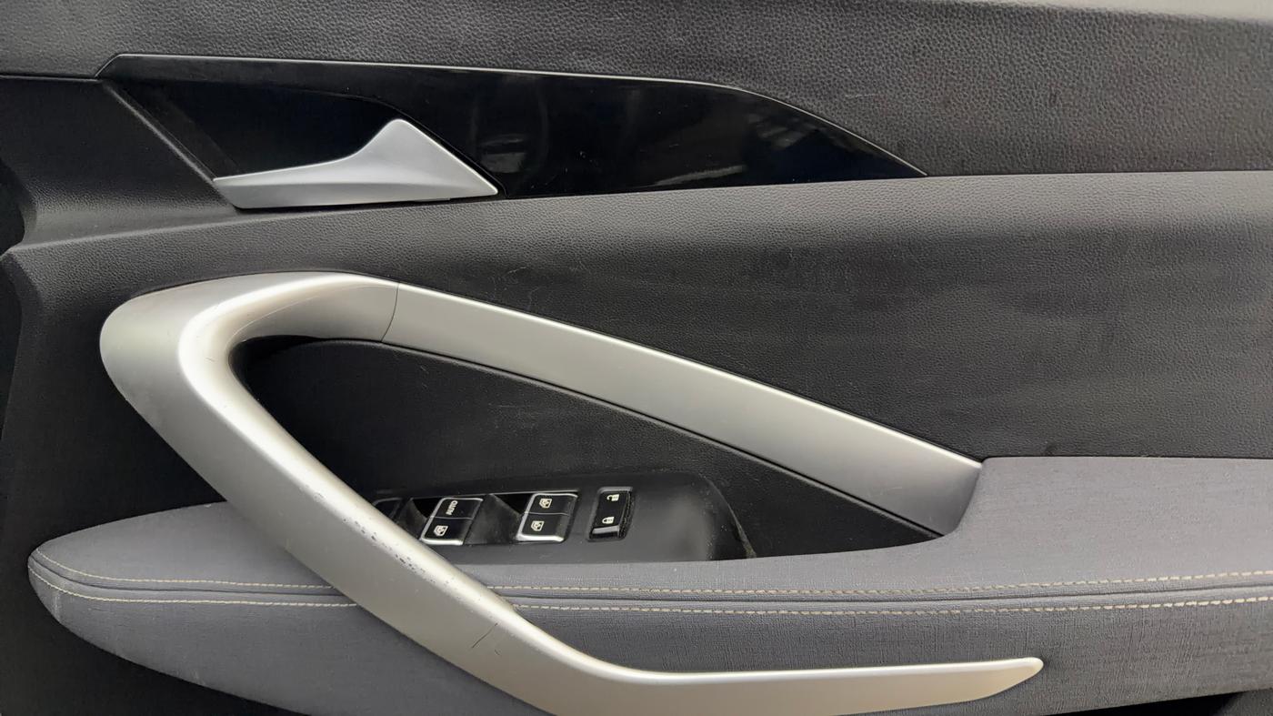 2021 MG HECTOR SHINE 1.5 PETROL TURBO MT, Petrol, Manual, 54,866 km, Driver Side Door Panels Control