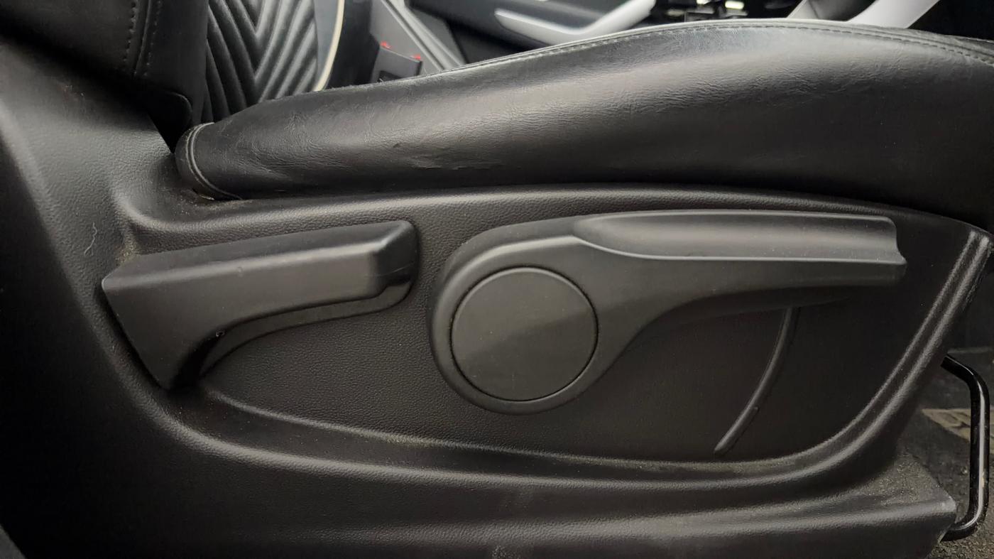 2021 MG HECTOR SHINE 1.5 PETROL TURBO MT, Petrol, Manual, 54,866 km, Driver Side Adjustment Panel