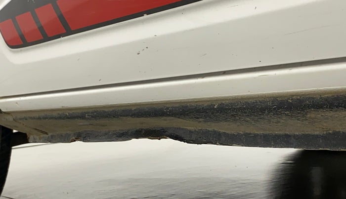 2017 Renault Kwid RXL 1.0 EDITION, Petrol, Manual, 48,715 km, Left running board - Slight discoloration