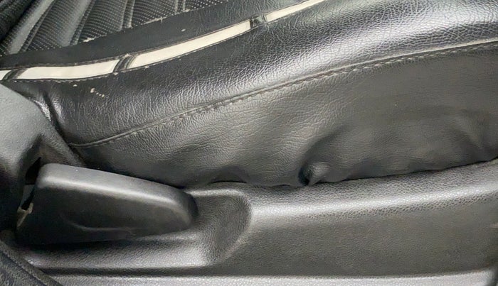 2017 Renault Kwid RXL 1.0 EDITION, Petrol, Manual, 48,715 km, Driver Side Adjustment Panel