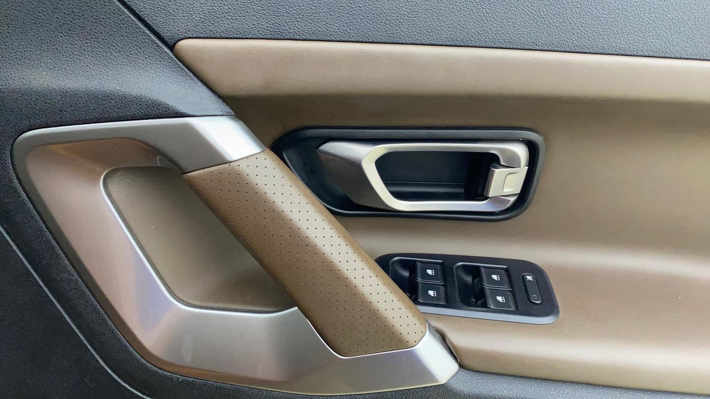 2019 Tata Harrier XZ 2.0L, Diesel, Manual, 1,12,358 km, Driver Side Door Panels Control