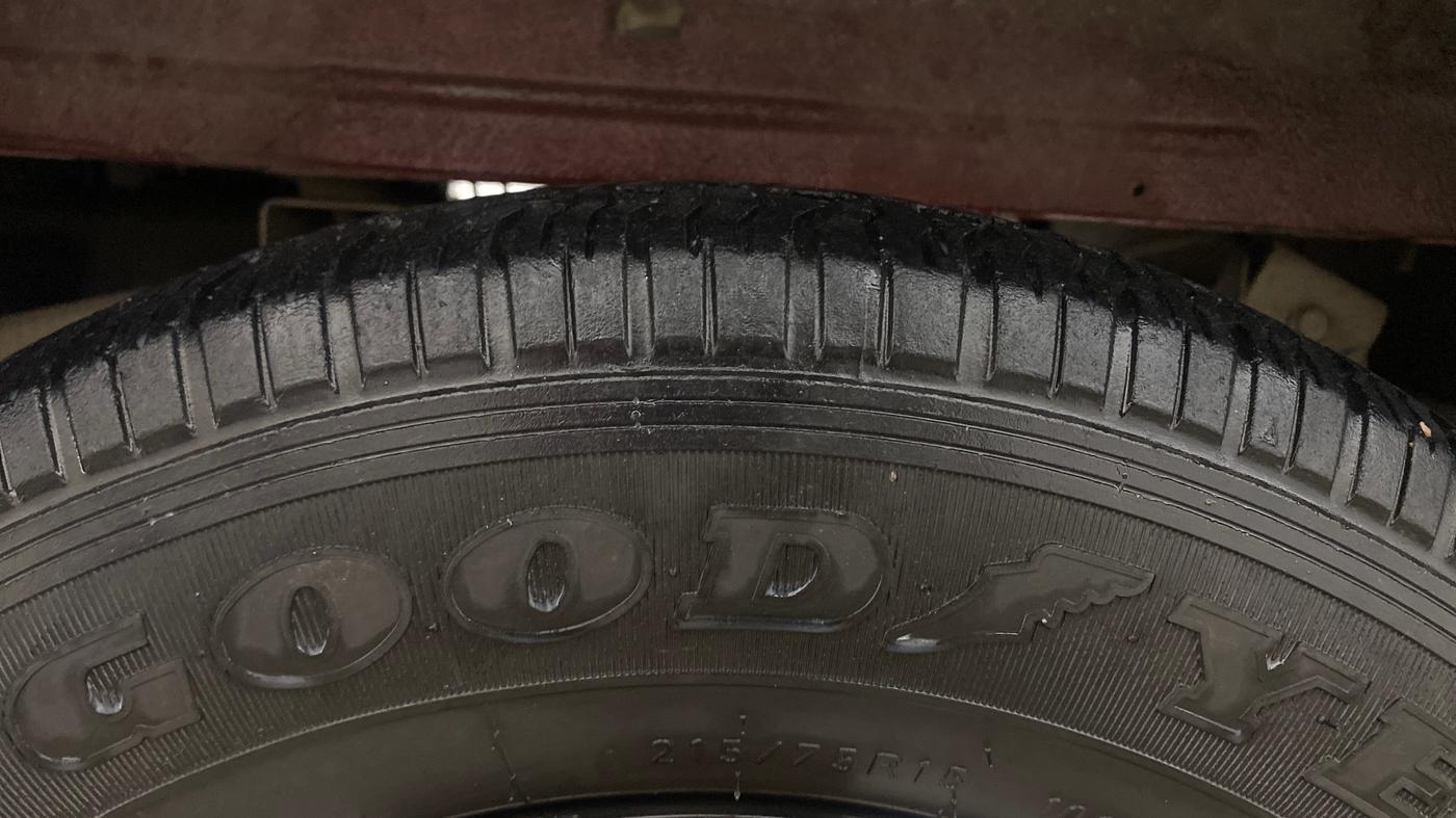 2014 Mahindra Bolero SLX BS-III, Diesel, Manual, 94,581 km, Right Rear Tyre Tread
