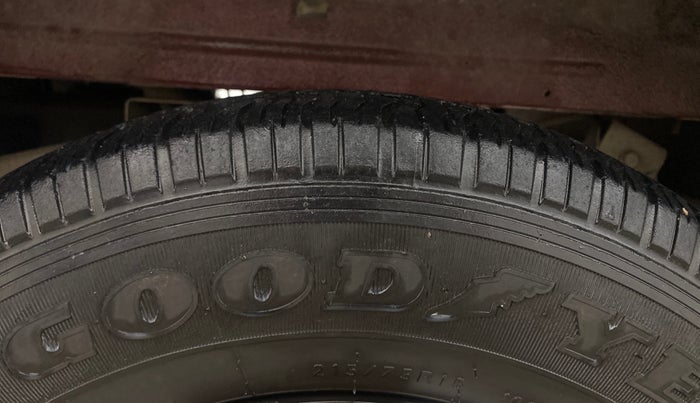2014 Mahindra Bolero SLX BS-III, Diesel, Manual, 94,497 km, Right Rear Tyre Tread